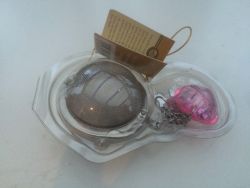 Tee Ei "For Lovers", Edelstahl mit rosa Anhänger und Mädchen