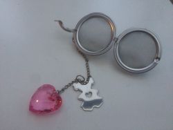 Tee Ei "For Lovers", Edelstahl mit rosa Anhänger und Mädchen