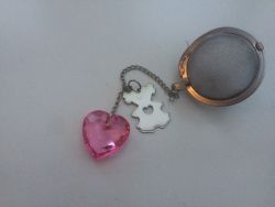 Tee Ei "For Lovers", Edelstahl mit rosa Anhänger und Mädchen