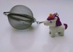 Tee Ei "Pennie", Edelstahl mit Anhänger Einhorn