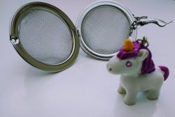 Tee Ei "Pennie", Edelstahl mit Anhänger Einhorn